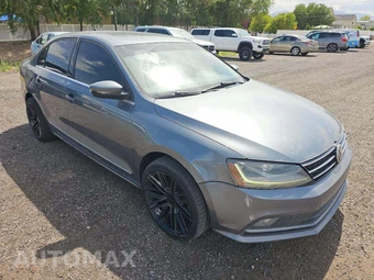 2017 Volkswagen Jetta SEL – miniatura 4