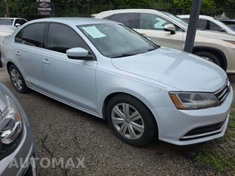 2017 Volkswagen Jetta Trendline – miniatura 4
