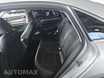 2017 Volkswagen Passat 1.8T R-Line w/Comfort Pkg - miniatura 13