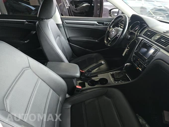 2017 Volkswagen Passat 1.8T R-Line w/Comfort Pkg - miniatura 8