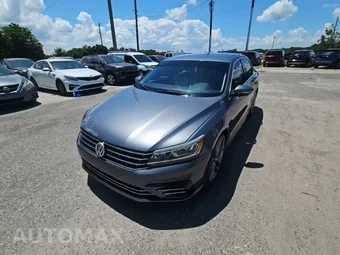 2017 Volkswagen Passat 1.8T R-Line w/Comfort Pkg