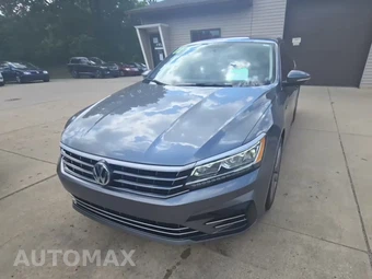 2017 Volkswagen Passat 1.8T R-Line w/Comfort Pkg