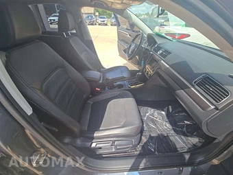 2017 Volkswagen Passat 1.8T R-Line w/Comfort Pkg - miniatura 15