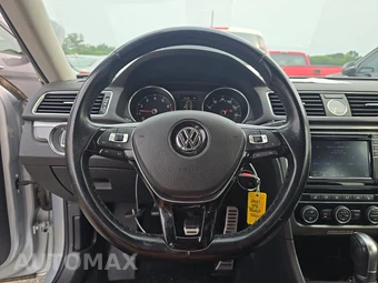 2017 Volkswagen Passat 1.8T R-Line w/Comfort Pkg - miniatura 10