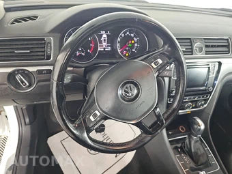 2017 Volkswagen Passat 1.8T R-Line w/Comfort Pkg - miniatura 10