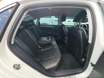 2017 Volkswagen Passat 1.8T R-Line w/Comfort Pkg - miniatura 16