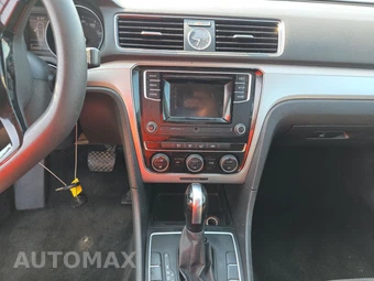 2017 Volkswagen Passat 1.8T S – miniatura 11