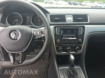 2017 Volkswagen Passat 1.8T S – miniatura 11