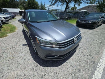 2017 Volkswagen Passat 1.8T SE - miniatura 4
