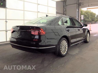 2017 Volkswagen Passat 1.8T SE – miniatura 5