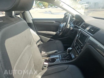 2017 Volkswagen Passat 1.8T SE - miniatura 8
