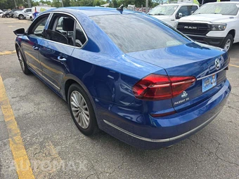 2017 Volkswagen Passat 1.8T SE – miniatura 2