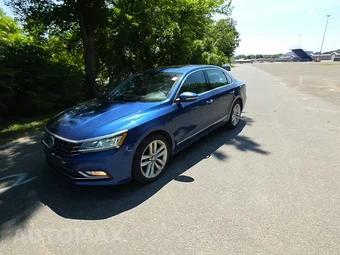 2017 Volkswagen Passat 1.8T SE w/Technology