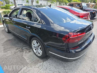 2017 Volkswagen Passat 1.8T SE w/Technology – miniatura 2