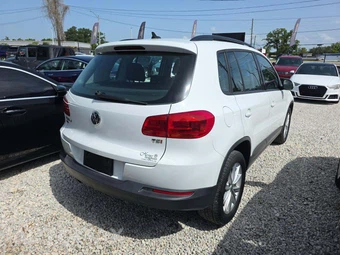 2017 Volkswagen Tiguan Limited – miniatura 3