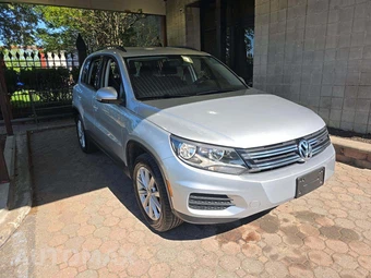 2017 Volkswagen Tiguan Limited - miniatura 4