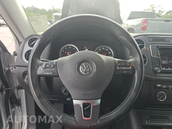 2017 Volkswagen Tiguan S - miniatura 10