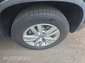 2017 Volkswagen Tiguan S – miniatura 11