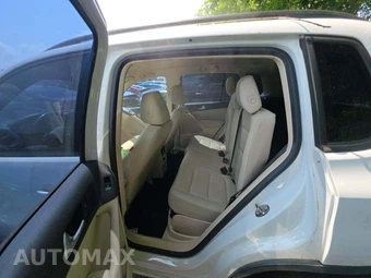 2017 Volkswagen Tiguan S – miniatura 13