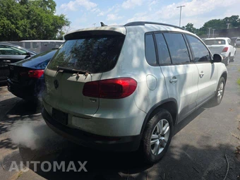 2017 Volkswagen Tiguan S – miniatura 3