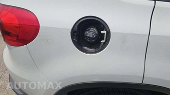 2017 Volkswagen Tiguan S - miniatura 24