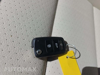 2017 Volkswagen Tiguan S - miniatura 8