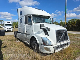 2017 Volvo Other-Heavy Truck - miniatura 3