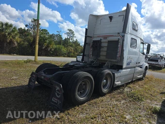 2017 Volvo Other-Heavy Truck - miniatura 4