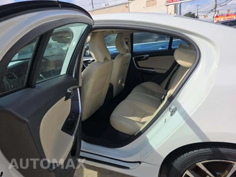 2017 Volvo S60 T5 Dynamic – miniatura 13