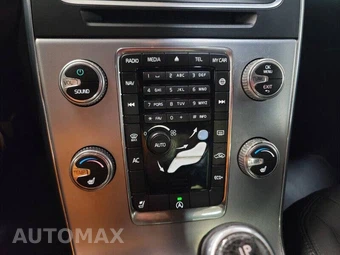 2017 Volvo S60 T5 Dynamic - miniatura 13