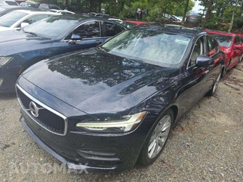 2017 Volvo S90 T6 Momentum