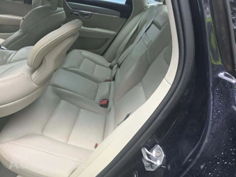 2017 Volvo S90 T6 Momentum – miniatura 13