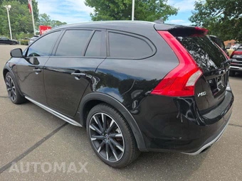 2017 Volvo V60 Cross Country T5 Platinum - miniatura 2