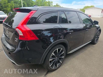 2017 Volvo V60 Cross Country T5 Platinum - miniatura 3