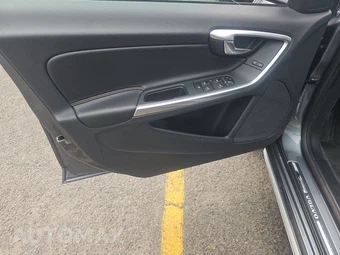 2017 Volvo V60 Cross Country T5 - miniatura 9