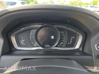 2017 Volvo XC60 T5 Dynamic – miniatura 9