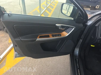 2017 Volvo XC60 T5 Inscription - miniatura 9