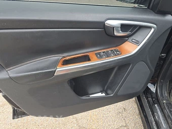 2017 Volvo XC60 T5 Inscription - miniatura 9