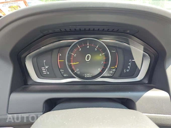 2017 Volvo XC60 T6 Dynamic – miniatura 9