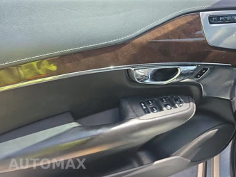 2017 Volvo XC90 Plug-In Hybrid T8 Inscription 7-Passenger - miniatura 9