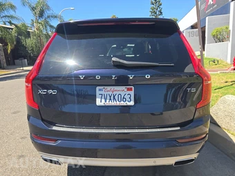 2017 Volvo XC90 T5 Momentum 5-Passenger – miniatura 5