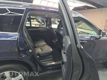 2017 Volvo XC90 T5 Momentum 5-Passenger - miniatura 16