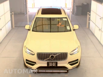 2017 Volvo XC90 T6 Inscription 7-Passenger – miniatura 2