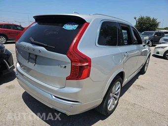 2017 Volvo XC90 T6 Inscription 7-Passenger – miniatura 3