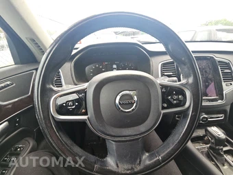 2017 Volvo XC90 T6 Momentum 7-Passenger – miniatura 10