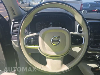 2017 Volvo XC90 T6 Momentum 7-Passenger - miniatura 10