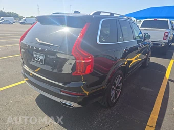 2017 Volvo XC90 T6 Momentum 7-Passenger - miniatura 4