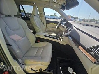 2017 Volvo XC90 T6 Momentum 7-Passenger - miniatura 8