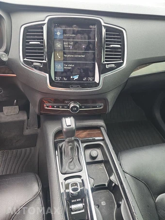 2017 Volvo XC90 T6 Momentum 7-Passenger - miniatura 11