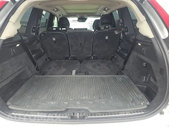 2017 Volvo XC90 T6 Momentum 7-Passenger - miniatura 16